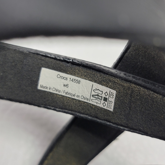 Crocs Cyprus IV  Black Heels Sandals Women's Size 6 shoes may  be slightly dirty - Picture 3 of 8